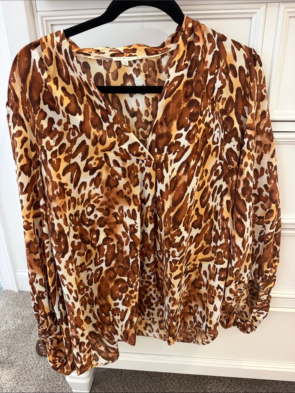 JODIFL Brown and Cream Leopard Print V-Neck Blouse
